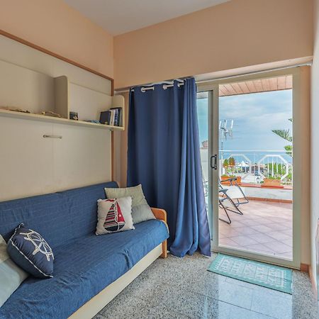 Apartamento Una Araucaria Sul Mare San Giorgio  Exterior foto